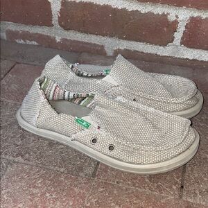 Sanuk Kids Natural Beige Slip-On Canvas Sneakers, size 3